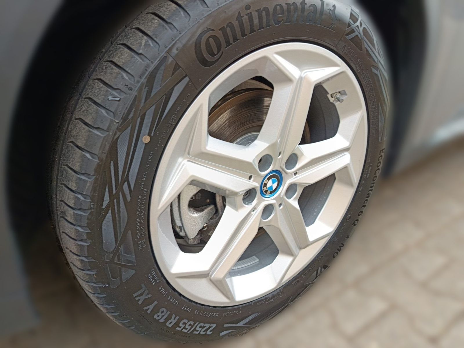 BMW iX2 - Bild 11