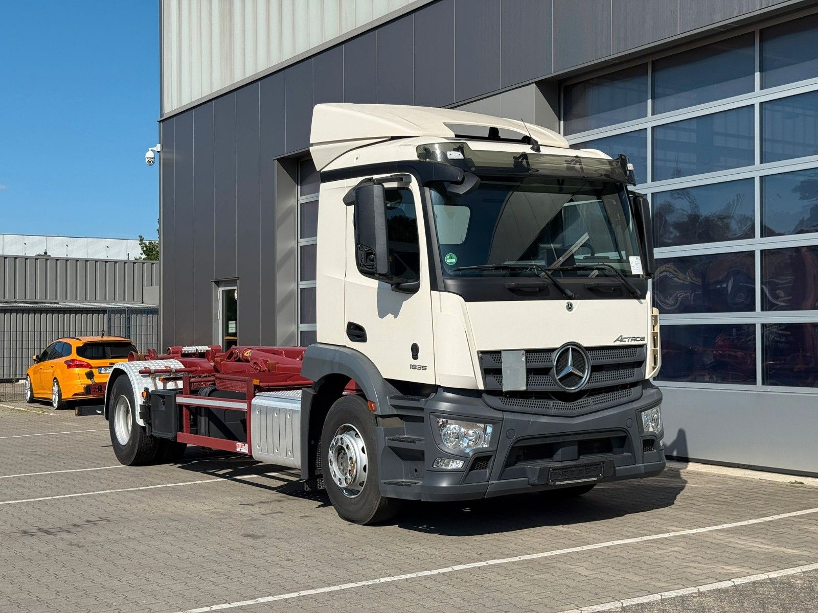 Fahrzeugabbildung Mercedes-Benz Actros 5 1835 4x2  MEILLER RK 14-65 Abrollkipper