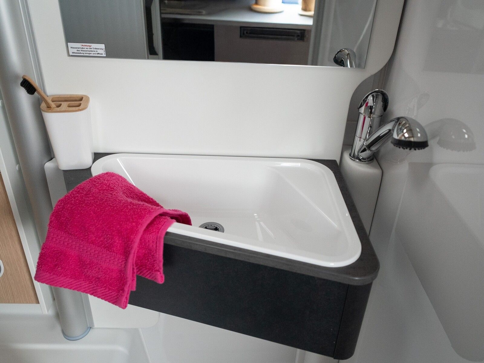 Fahrzeugabbildung Sunlight Cliff X 640 MJ26*Schwenkbad*Automatik*Panorama*