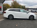 Toyota Avensis Touring Sports Business Edition - Toyota Avensis: Business
