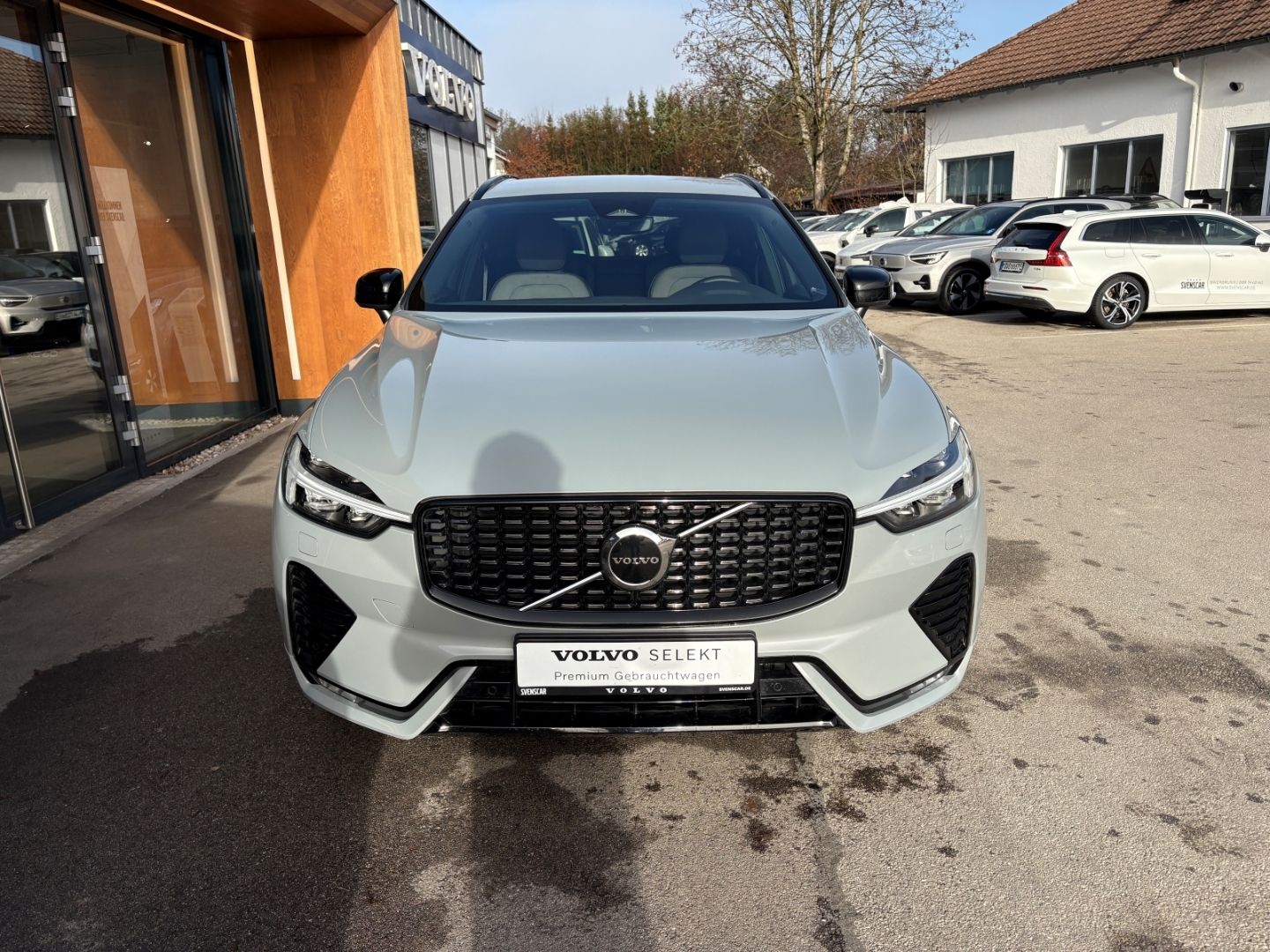 Volvo XC60 Plus Dark AWD B4 Diesel EU6d StandHZG Leder foto 2
