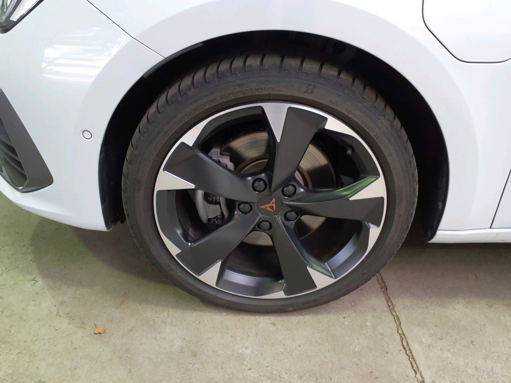 Cupra Leon 1.4 TSI e-HYBRID 150kW Tempo*PDC*RFK*Klima