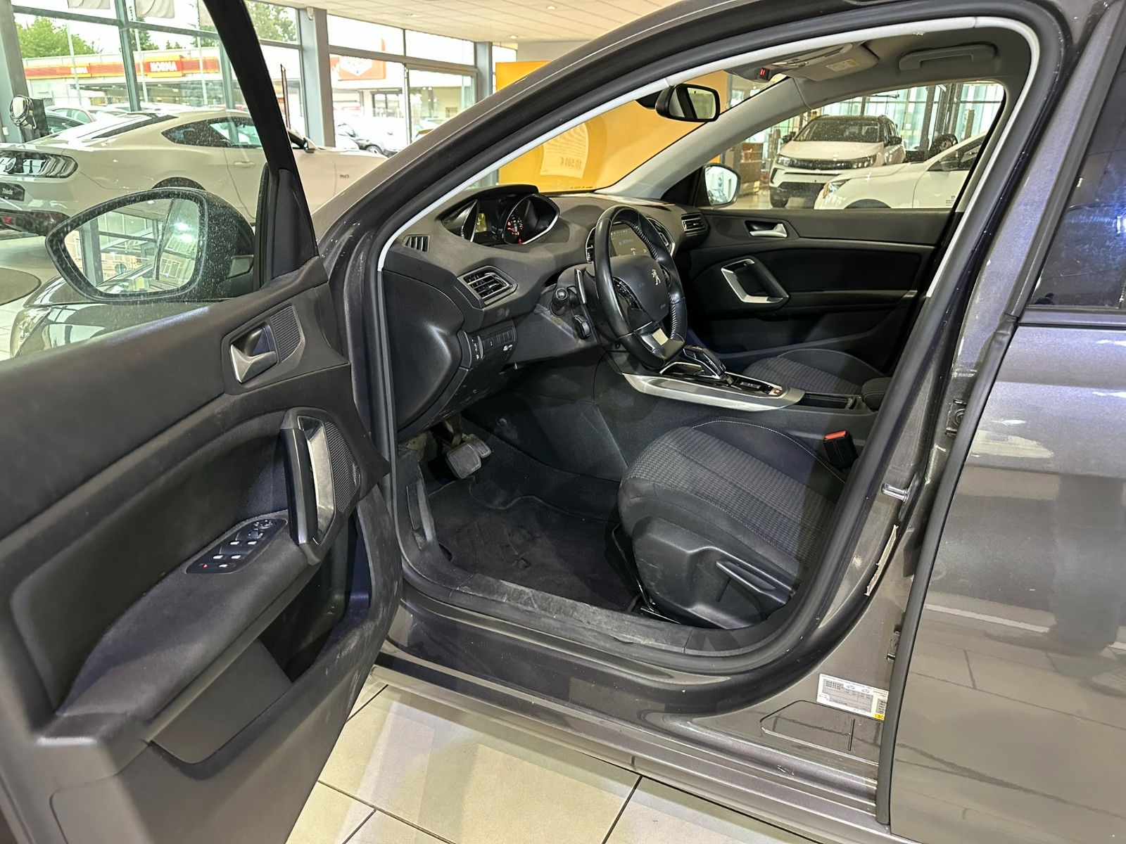 Fahrzeugabbildung Peugeot 308 SW Active 1.5D NAVI/LED/PDC/ALU/TEMPOMAT