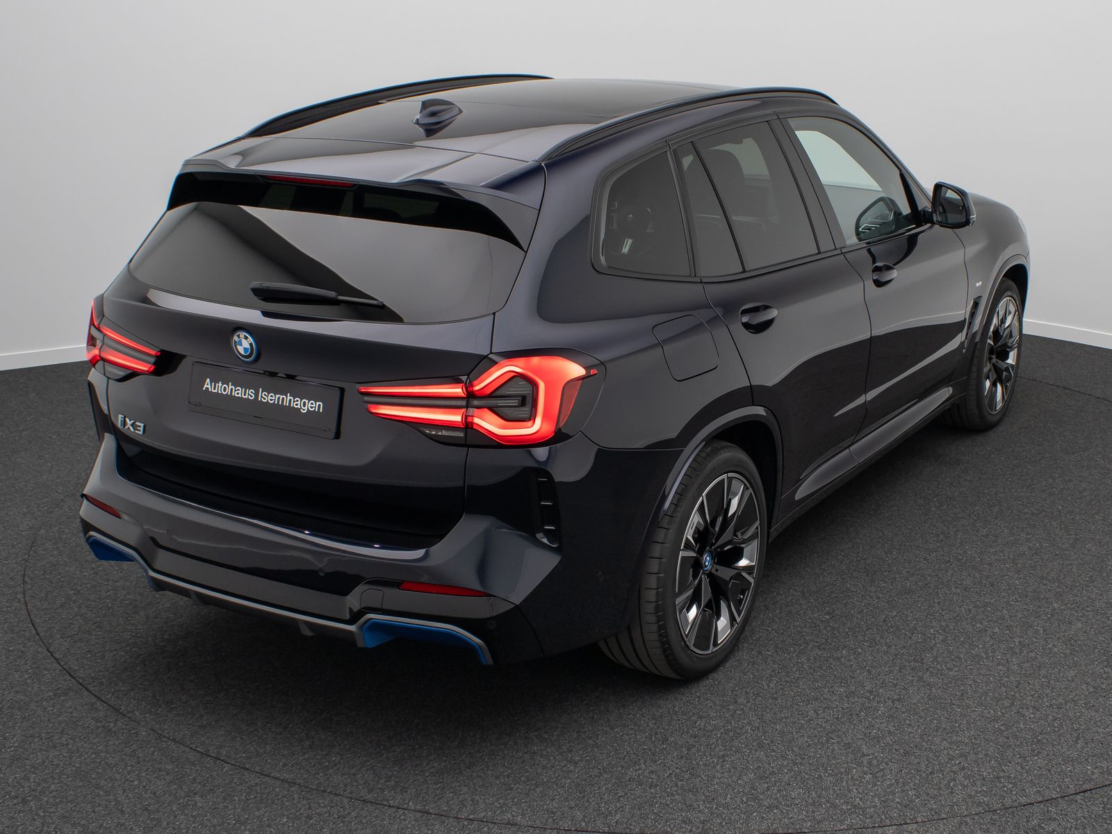 Fahrzeugabbildung BMW iX3 M Sport IMPRESSIVE DAB 360°H/K HUD Panorama