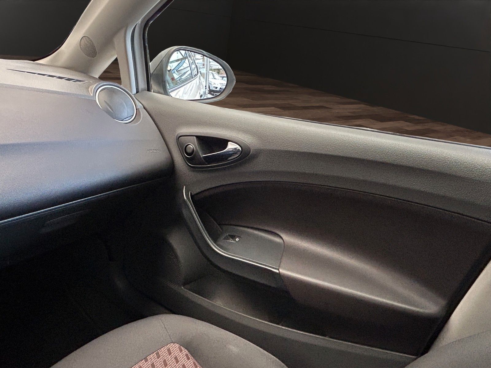 Fahrzeugabbildung SEAT Ibiza Lim. Reference/Klima/ TÜV Neu /