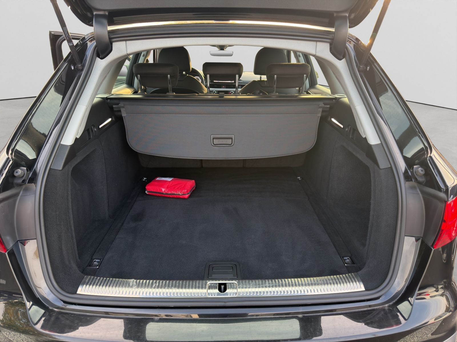 Audi A4 - Bild 17