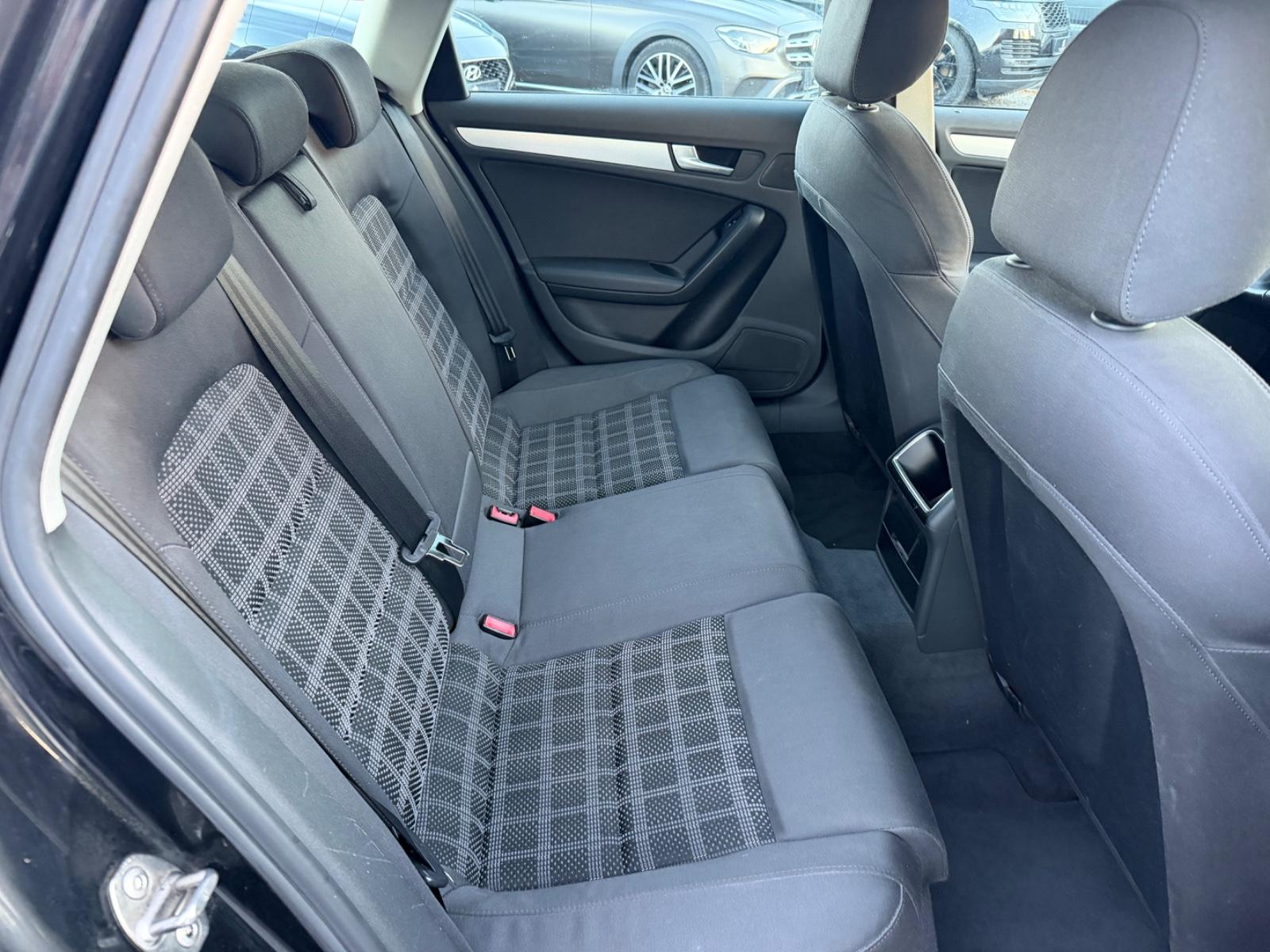 Audi A4 2009 — photo 25