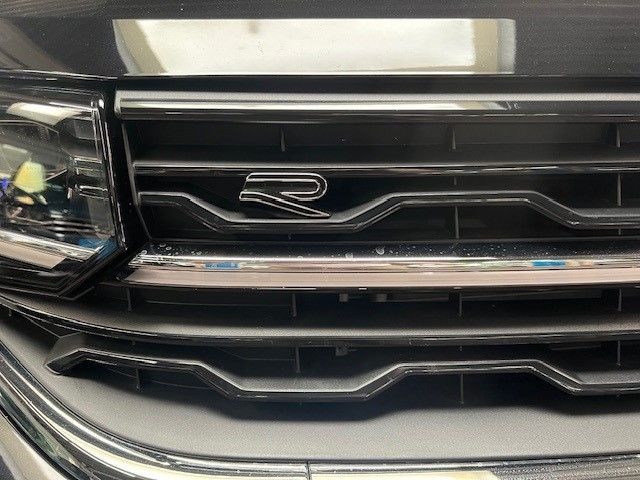 Fahrzeugabbildung Volkswagen T-Cross R-Line 1.0 TSI Sportpaket AHK-abnehmbar