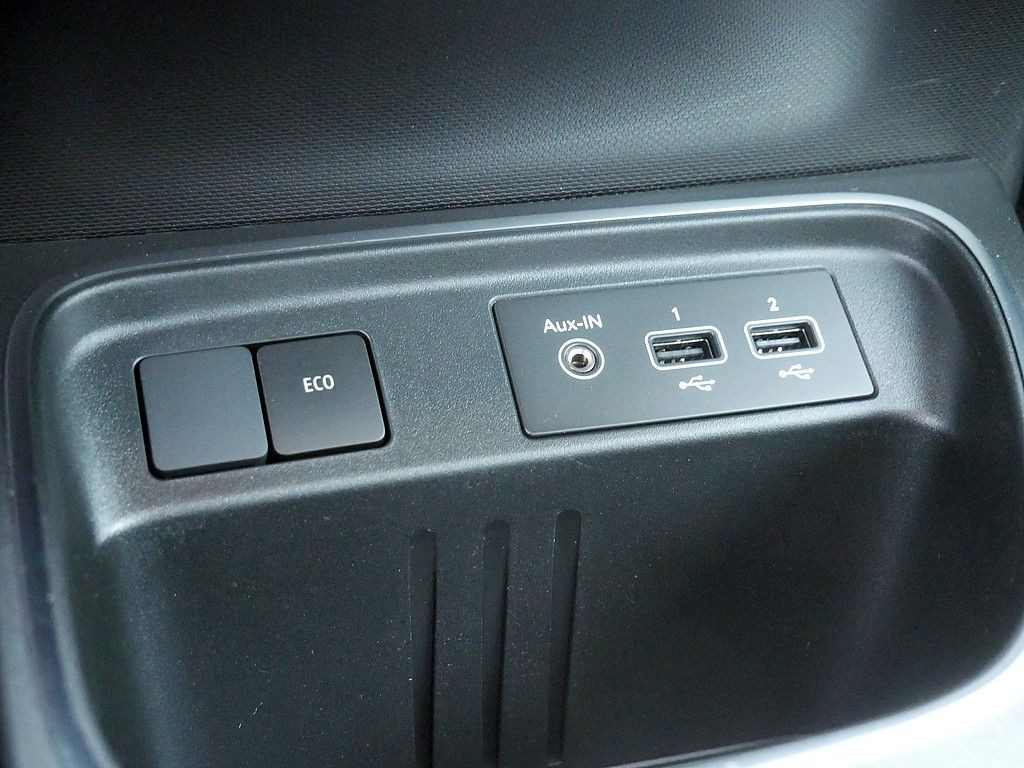 Fahrzeugabbildung Renault Twingo E-Tech Techno KLIMA PDC SHZ KAMERA NAVI