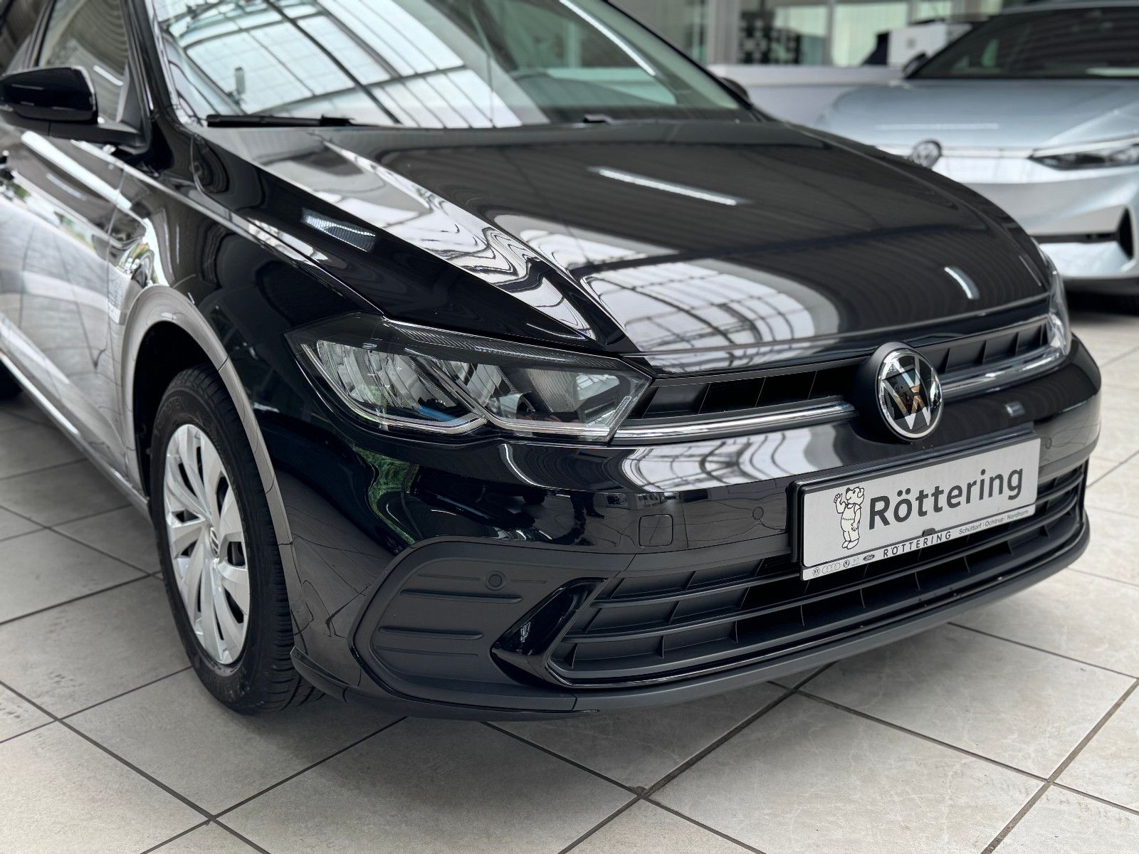 Fahrzeugabbildung Volkswagen Polo VI Life +DIG.TACHO+LED+ALLWETTER+NAVI+ACC