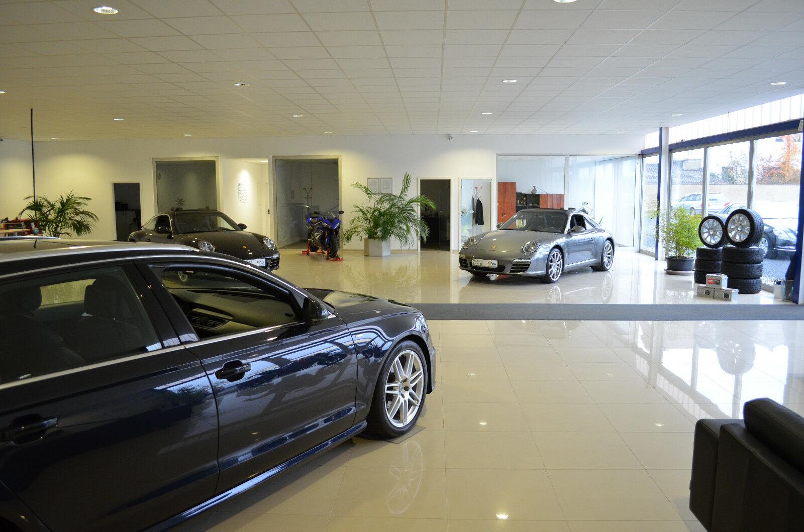 showroom-image-bottom