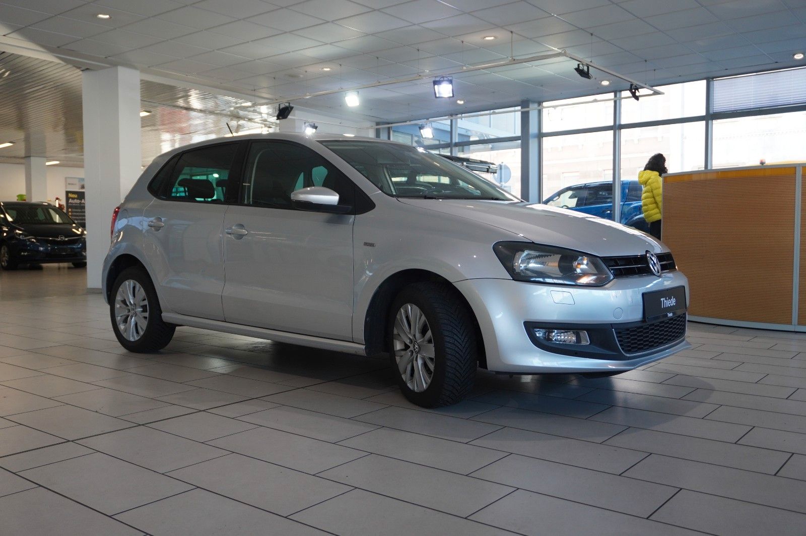 Fahrzeugabbildung Volkswagen Polo V 1.2 LIFE 5-TÜR KLIMA/SHZ/ALU/TEMP./SPORT