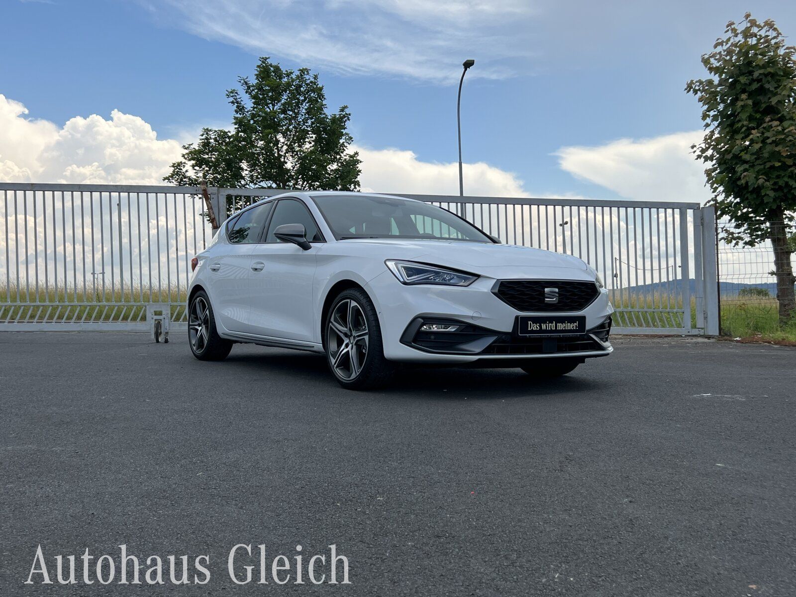 Fahrzeugabbildung SEAT Leon 1.5 eTSI FR Plus OPF (EURO 6d) Navi/Autom.