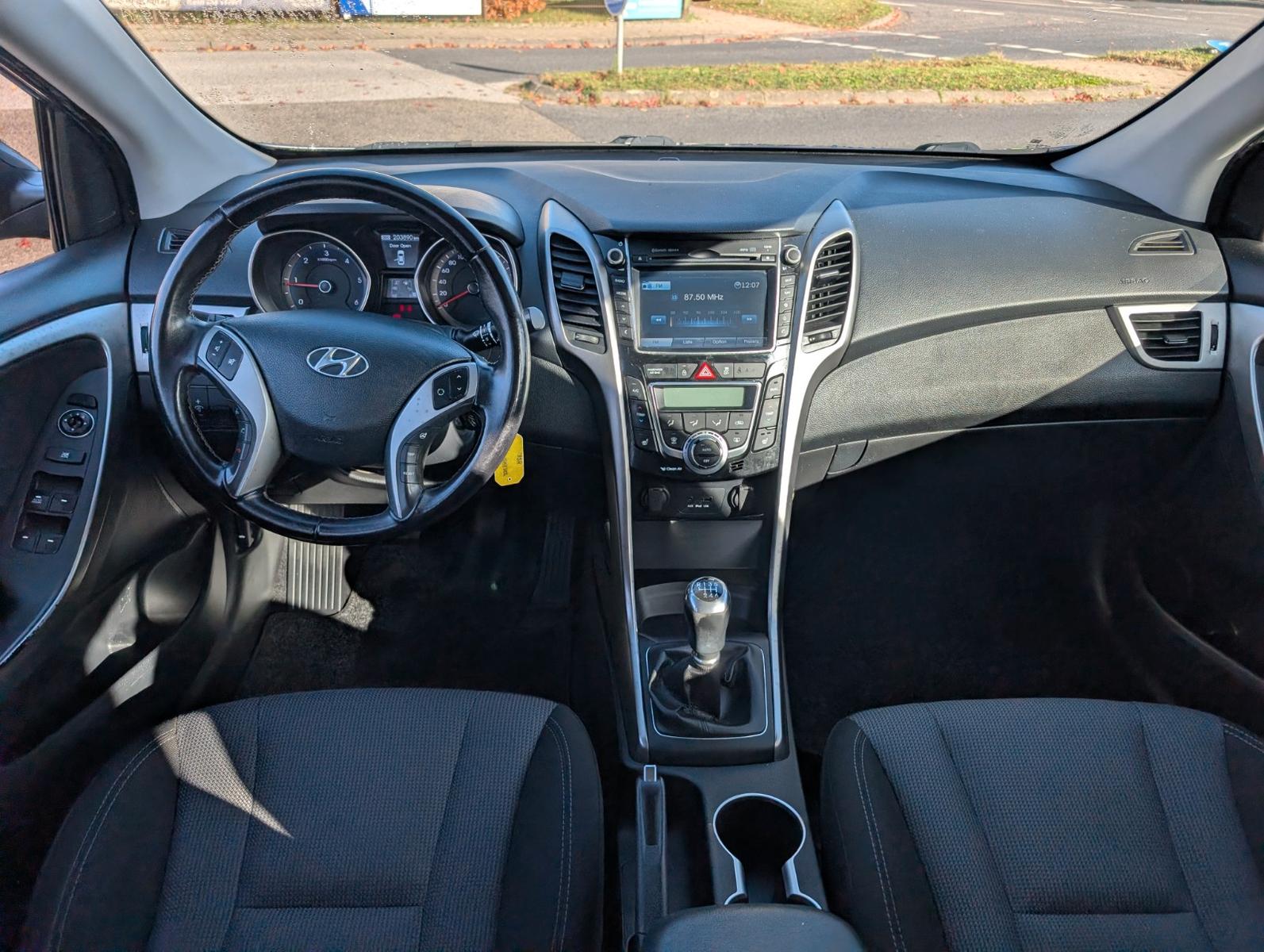 Hyundai i30 2014 — photo 27