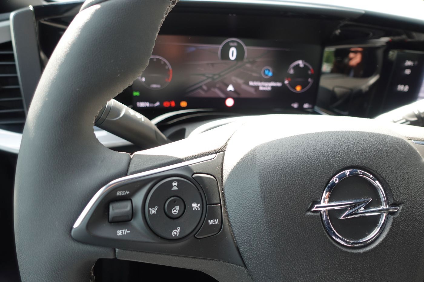 Fahrzeugabbildung Opel Mokka 1.2 Turbo GS Line KlimaA,LED,Navi,SHZ,ACC