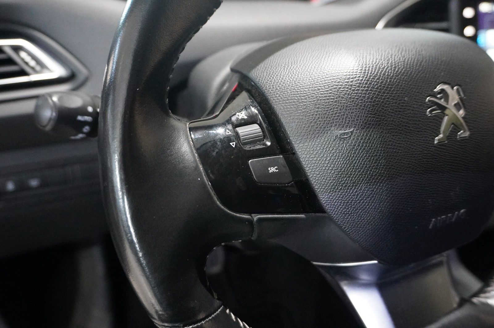 Fahrzeugabbildung Peugeot 308 SW 1.6 HDI ACTICE NAVI/SH/PDC/TEMP/SPORT/AHK