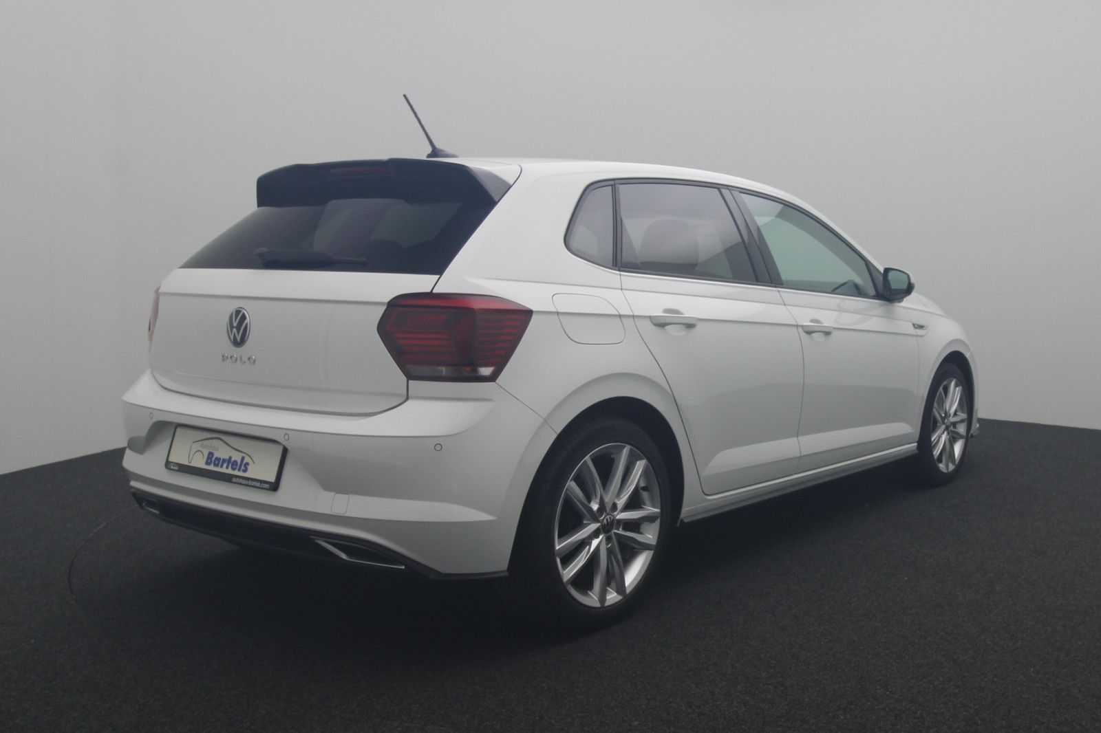 Fahrzeugabbildung Volkswagen Polo VI 1.0 DSG Highline R-Line Sport ACC LED