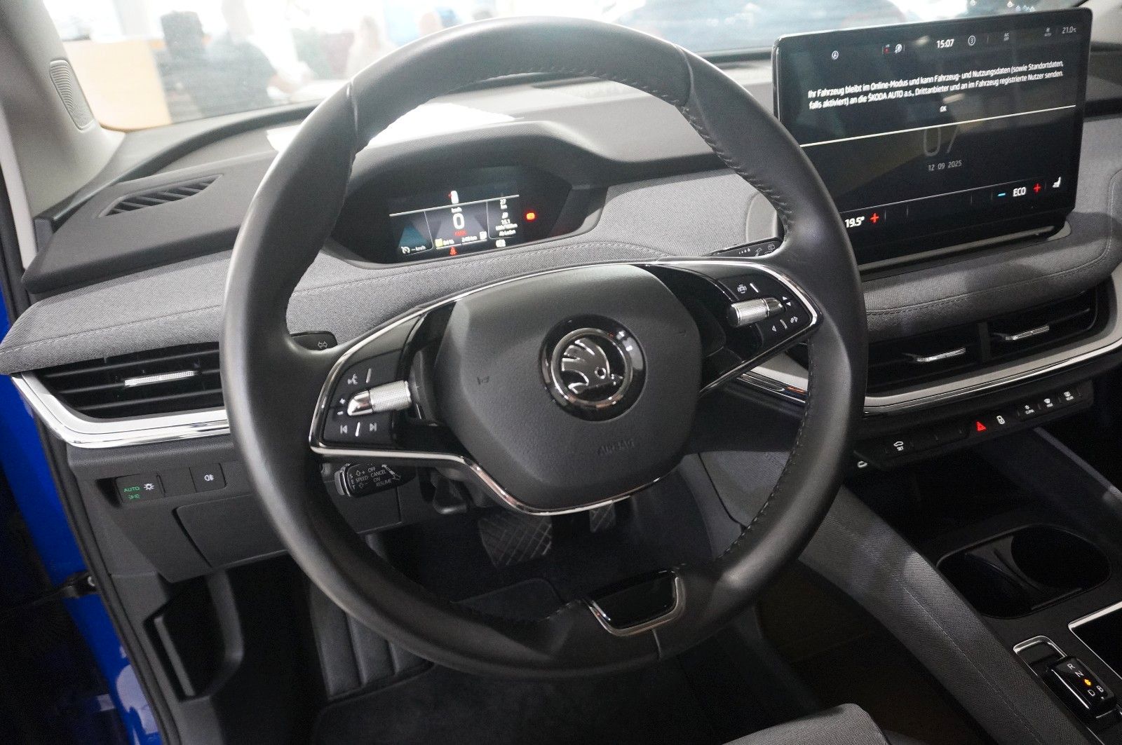 Fahrzeugabbildung SKODA Enyaq 50 IV LOFT NAVI/LED/SHZ/VIRTU./PDC/DAB+