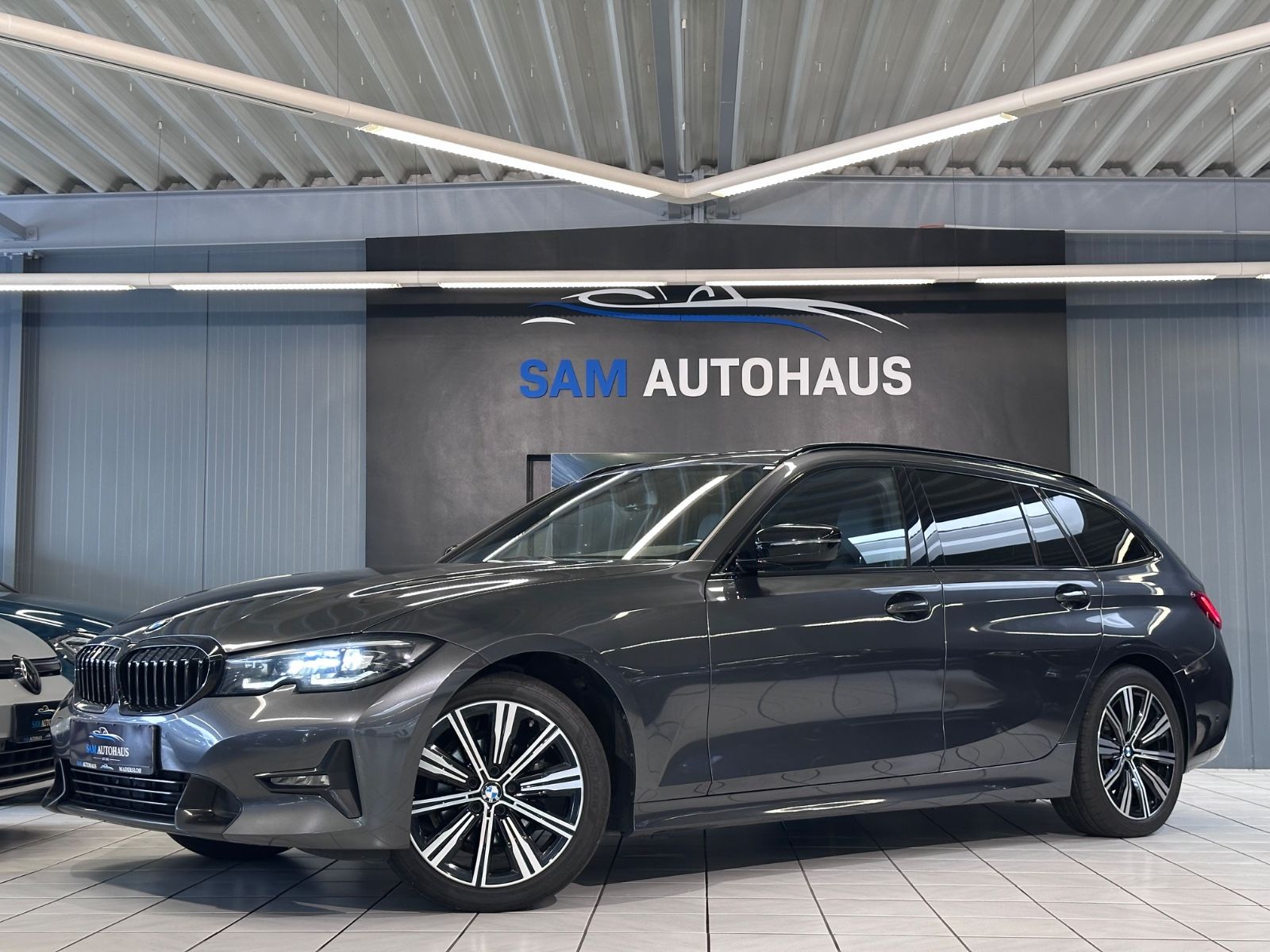 BMW 318d Touring Sport Line /LED/SHADOW/NAV/PDC/SHZ/