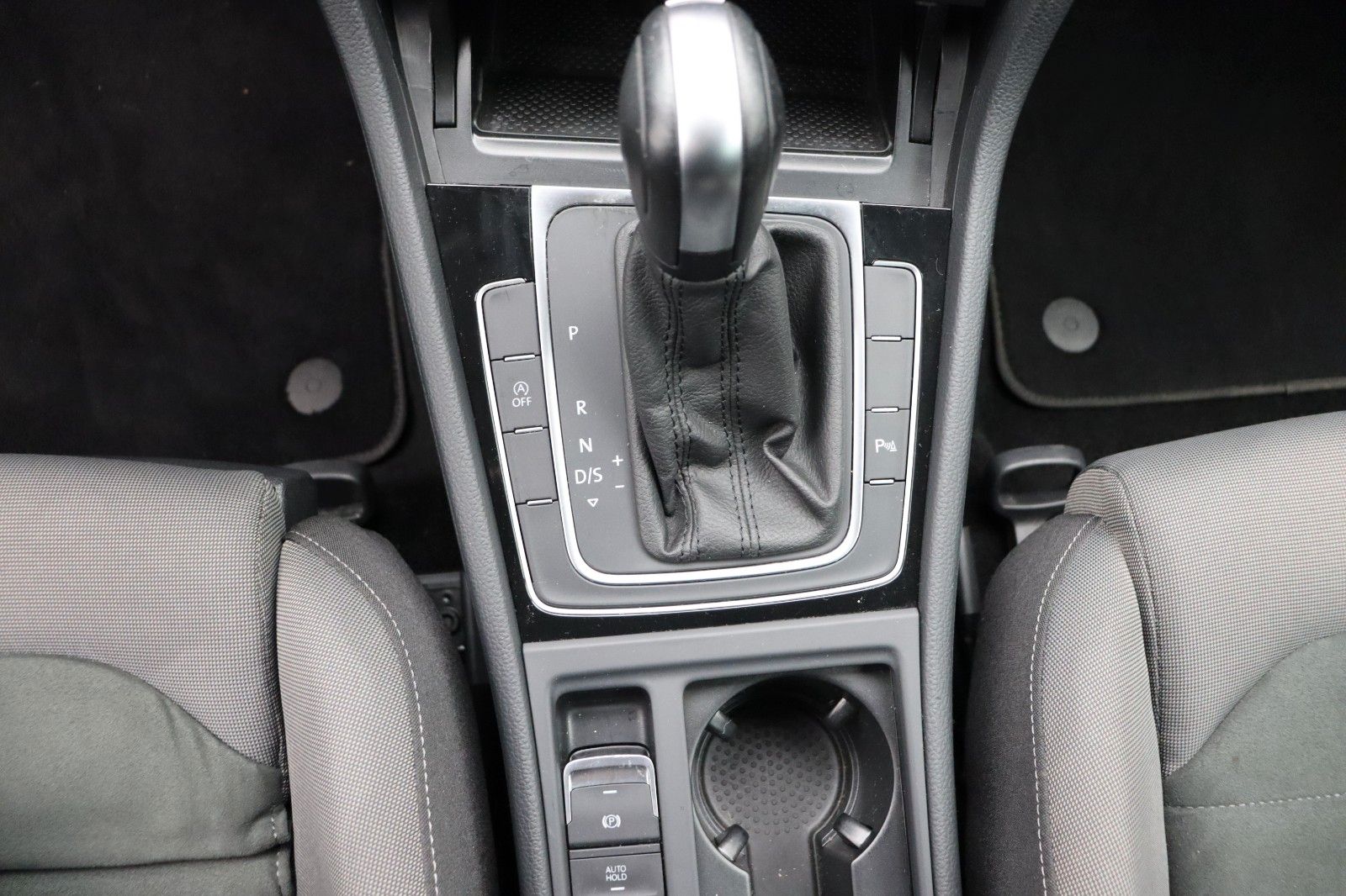 Fahrzeugabbildung Volkswagen Golf VII Variant 1.5 DSG Highline