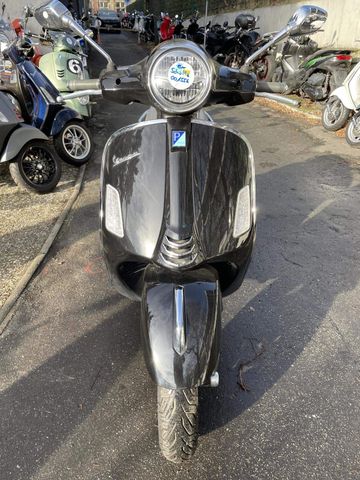 Vespa GTS 300 ABS ASR Keyless 03.2027 Garantie