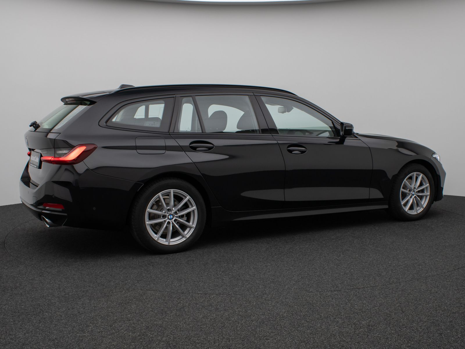 Fahrzeugabbildung BMW 320d Kamera DAB Sportlenkrad Komfort AHK Alarm