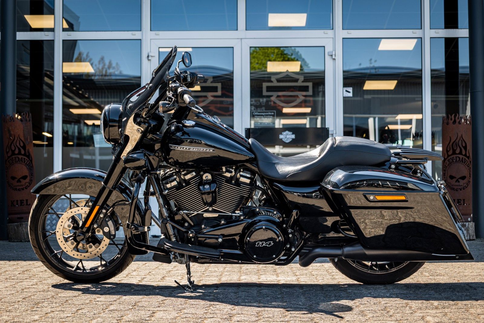 Fahrzeugabbildung Harley-Davidson ROAD KING SPECIAL 114 FLHRXS -Screamin Eagle