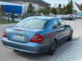 Mercedes-Benz 220 - blaue Mercedes-Benz 220