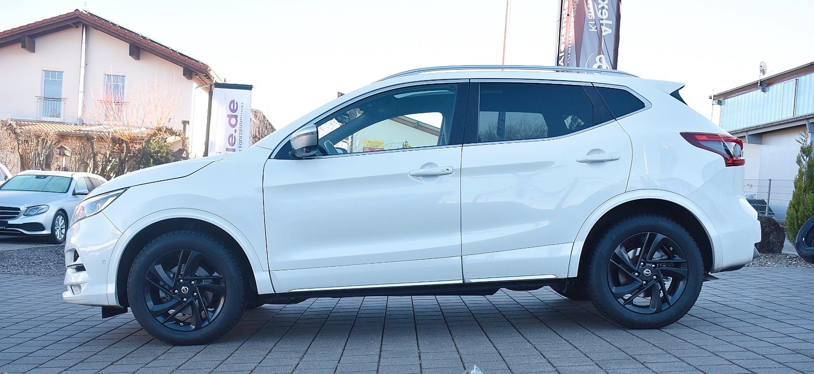 Nissan Qashqai Tekna+ AHK / Panorama