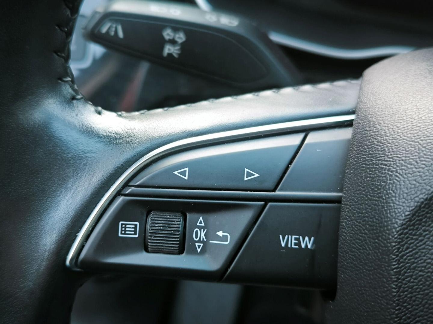 Audi Q3 35 TFSI S line S-TRONIC LED CONNECT ACC KAMER