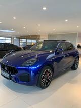 Maserati Grecale Modena Panoramadach/ Sonus Faber - blaue Maserati Grecale