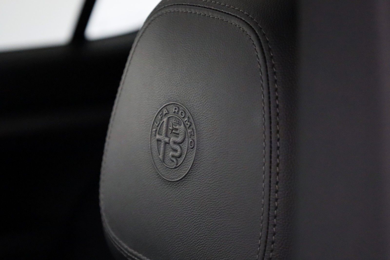 Fahrzeugabbildung Alfa Romeo Stelvio Super Q4 Leder,Navi,Panorama,Apple CarP.