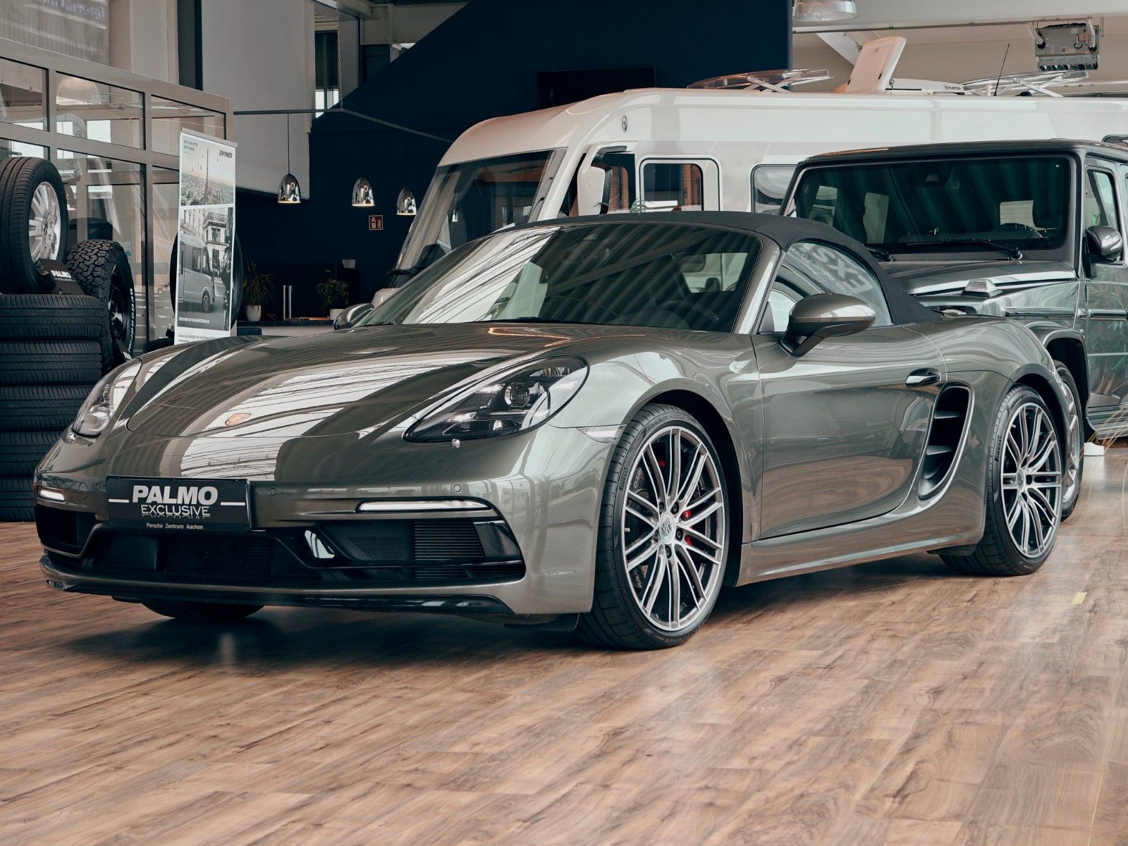 Fahrzeugabbildung Porsche BOXSTER S - 718 AVENTURINGRÜN METALLIC