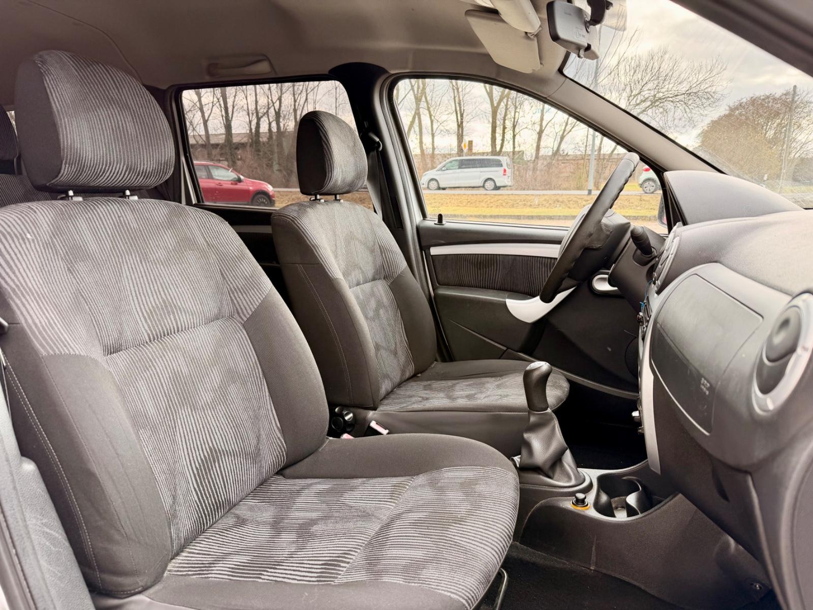 Dacia Logan 2009 — photo 12