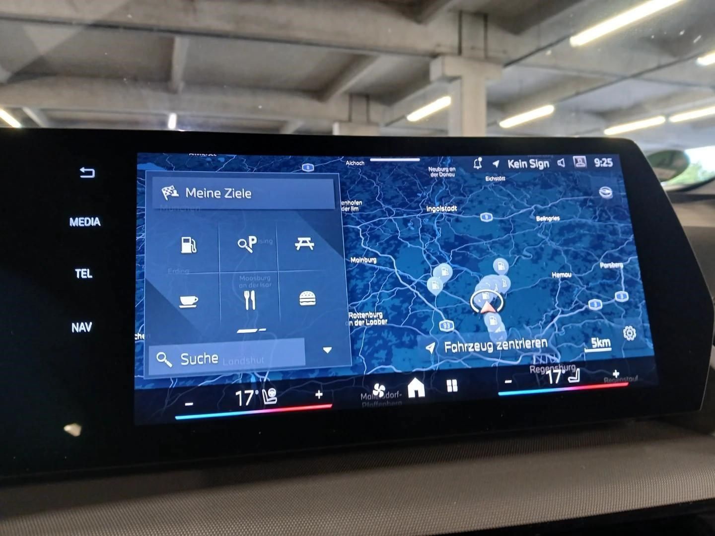 Fahrzeugabbildung BMW 220i |AHK |Aktivsitz |Driving Assistant Plus