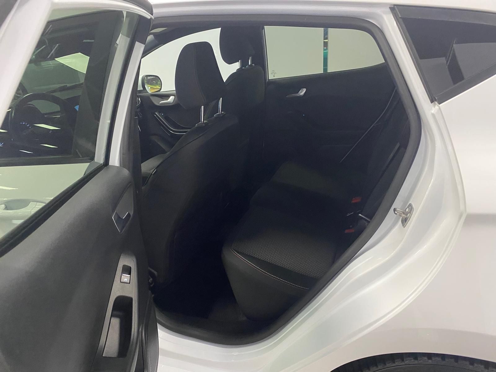 Fahrzeugabbildung Ford Fiesta 1.0 EcoBoost KAT ST-Line APP+KLIMA+RFK+PD
