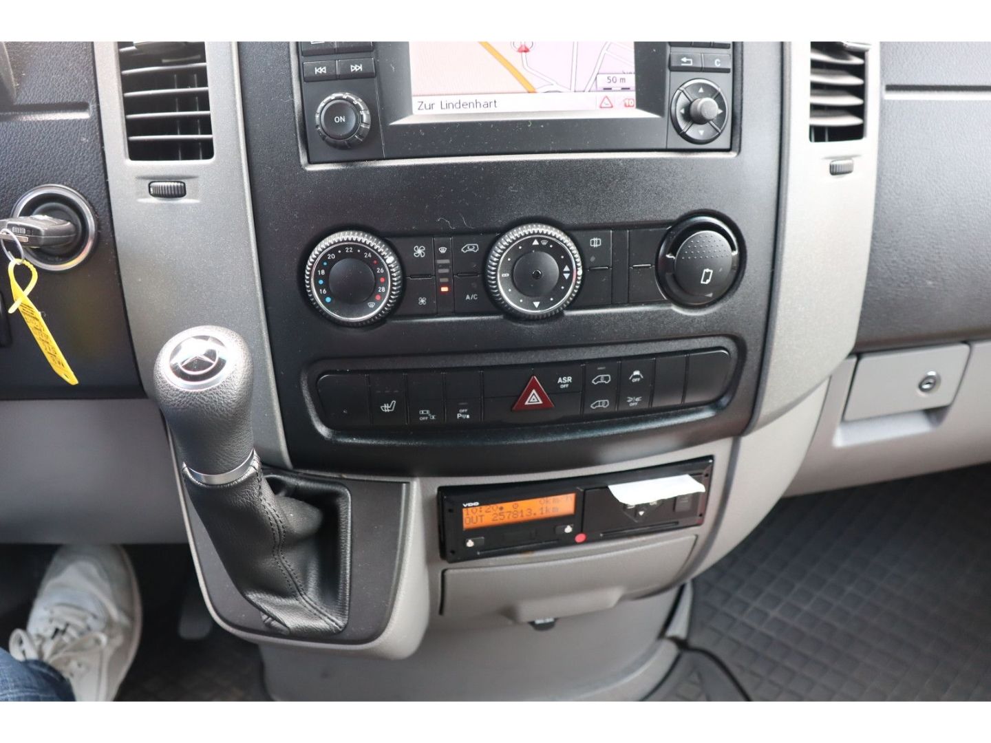 Fahrzeugabbildung Mercedes-Benz Sprinter 516 CDI 7G Navi Klima Tempomat SHZ Sthz