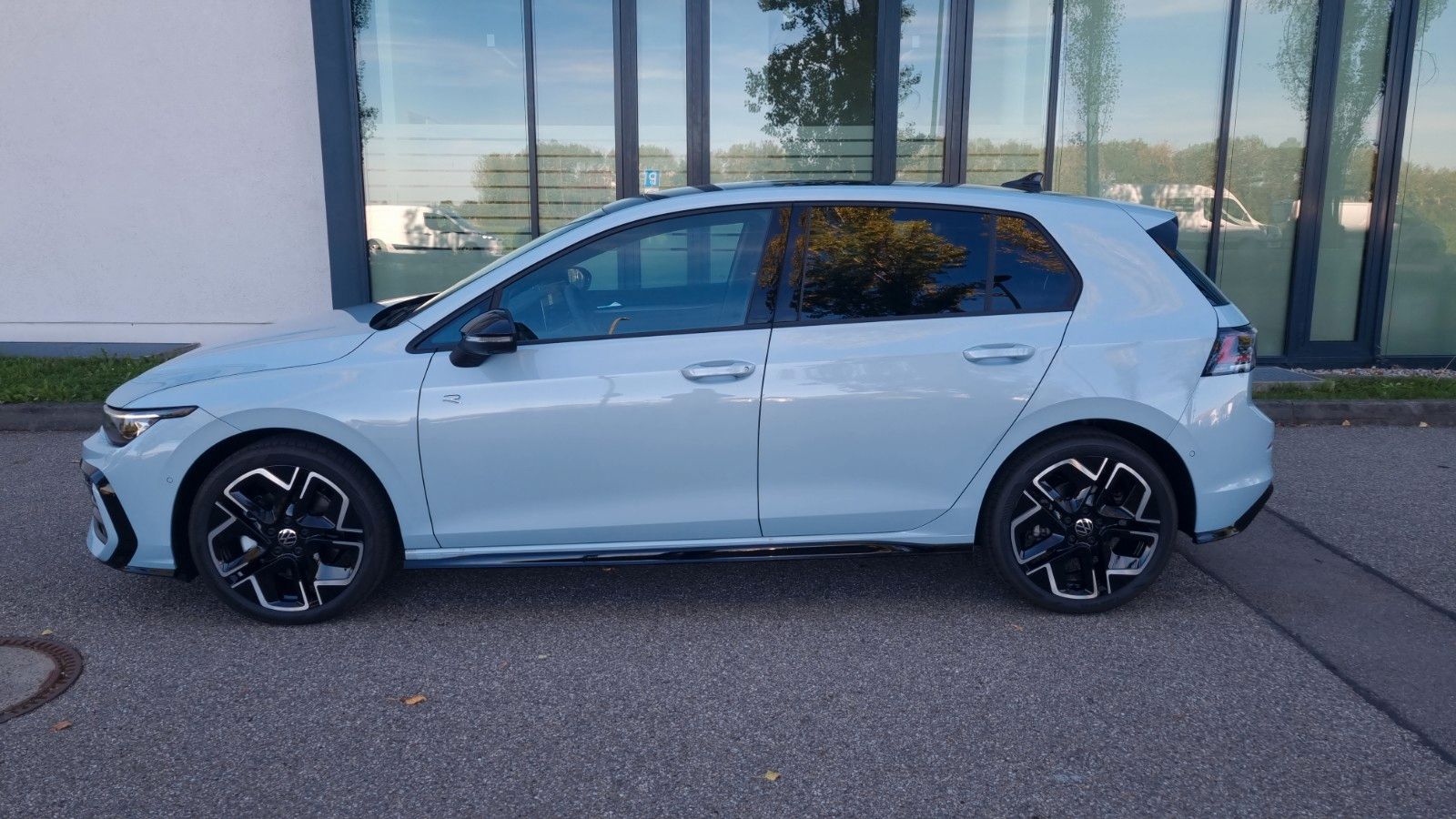 Volkswagen Golf 1.5 eTSI R-Line Black Style DCC Harman Pano imagem 3