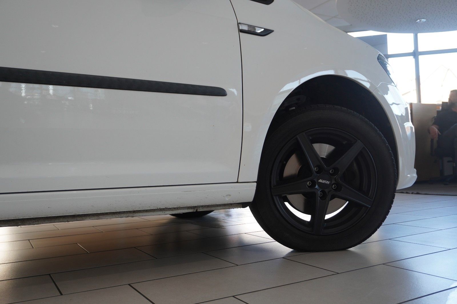 Fahrzeugabbildung Volkswagen Caddy 1.4 TSI TRENDLINE DSG 5-SITZE KLIMA/AHK