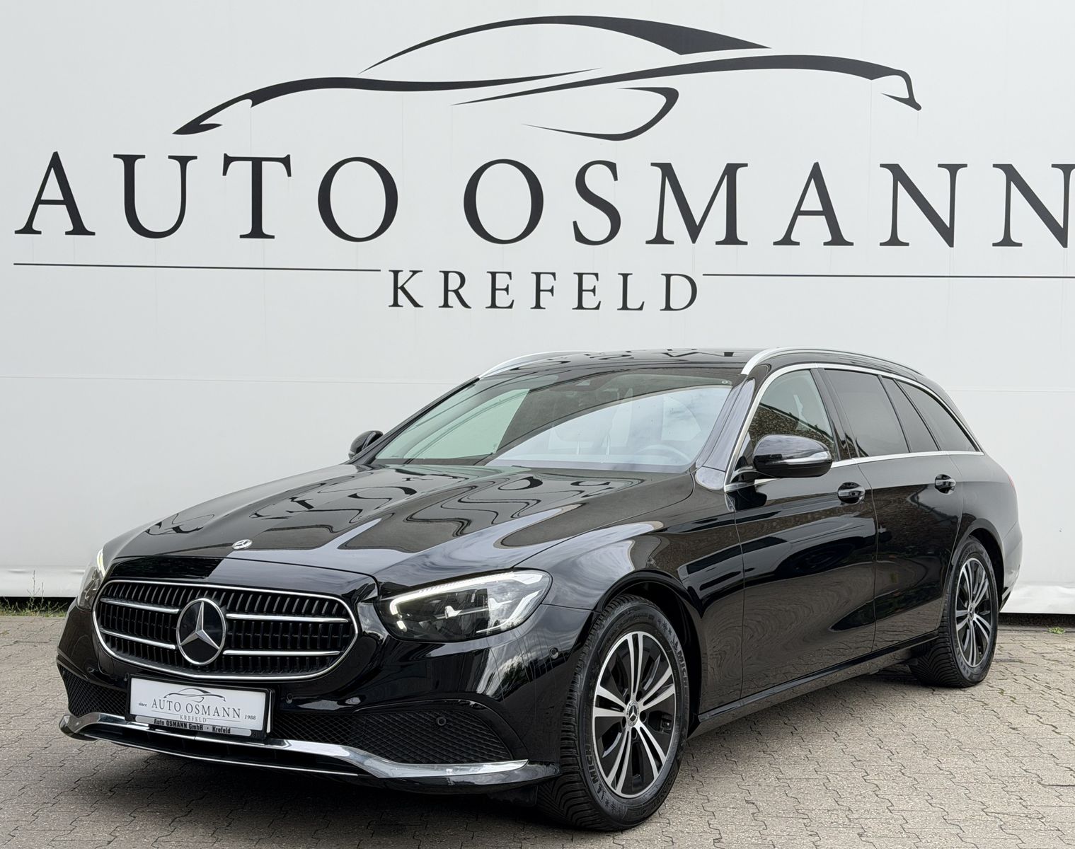 MERCEDES-BENZ E 220 d T 9G-TRONIC Avantgarde / RFK / CarPlay
