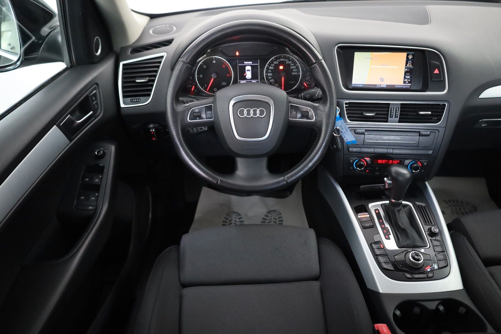 Fahrzeugabbildung Audi Q5 3.0 TDI  quattro,Navi,SH,Xenon,B&O,8xAluräder