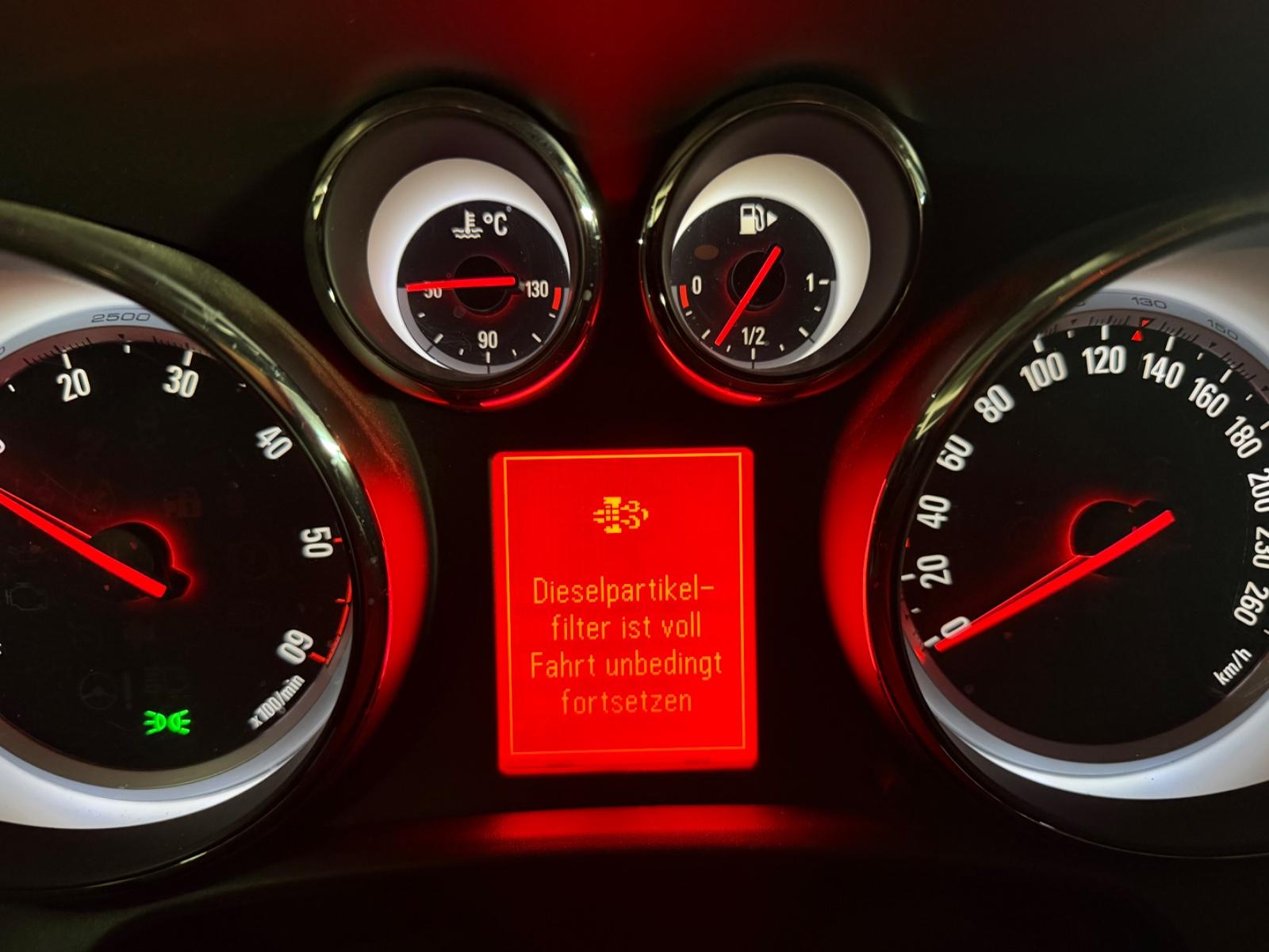 Opel Astra 2014 — photo 15