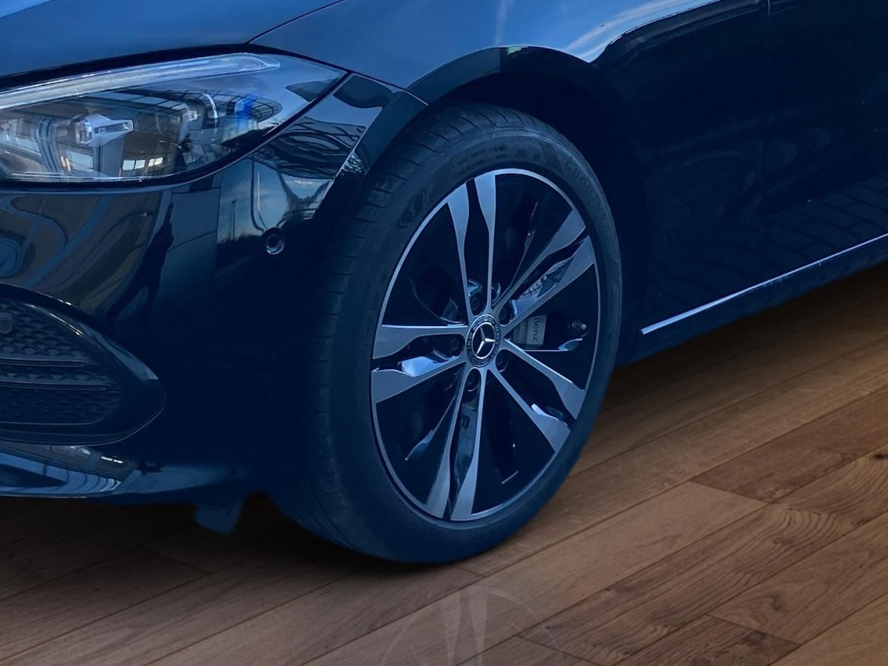 Fahrzeugabbildung Mercedes-Benz C 300 e T AHK Pano Night Distronic 360° L-Heizun