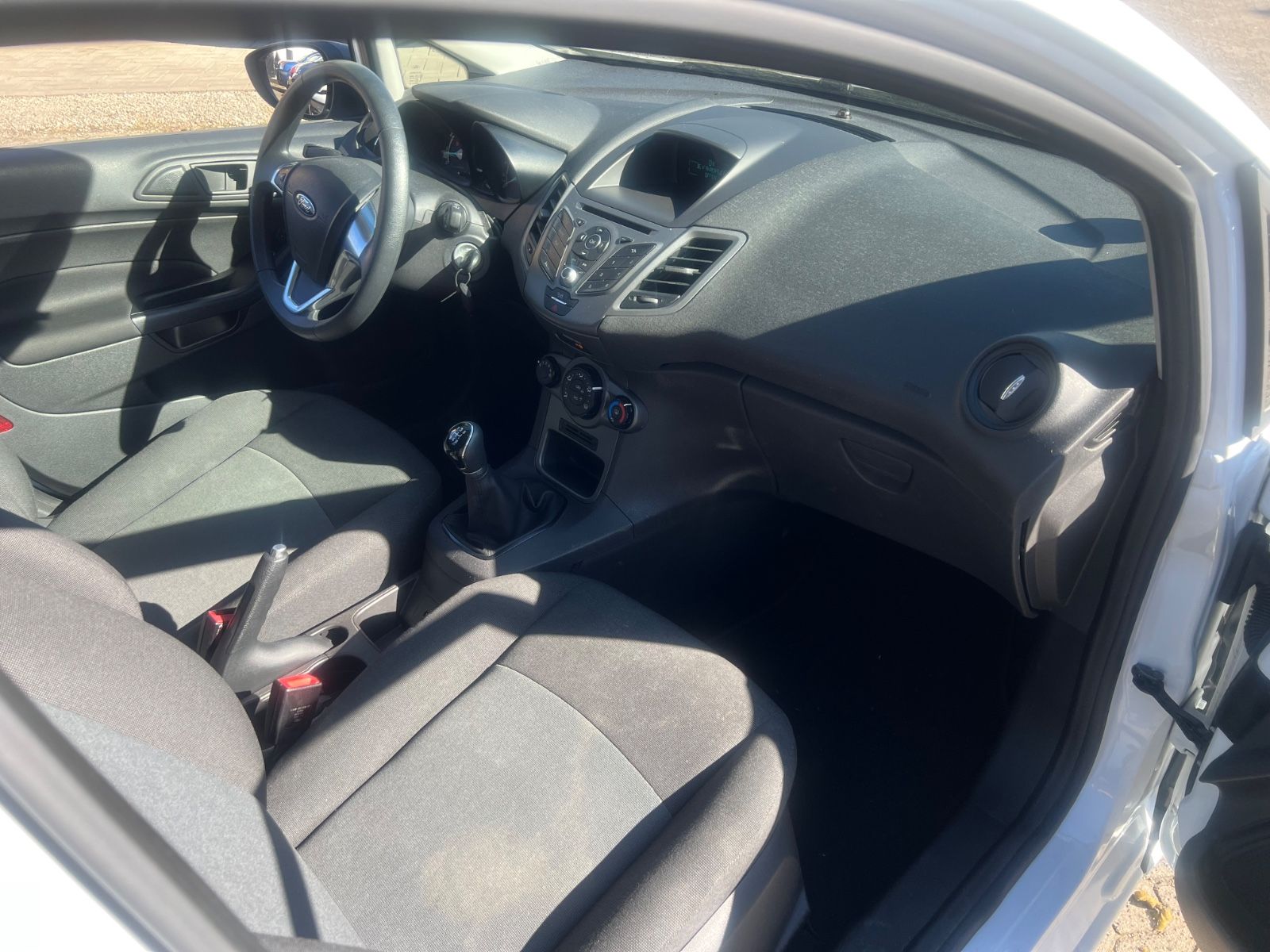 Fahrzeugabbildung Ford Fiesta Ambiente * 1.HAND *