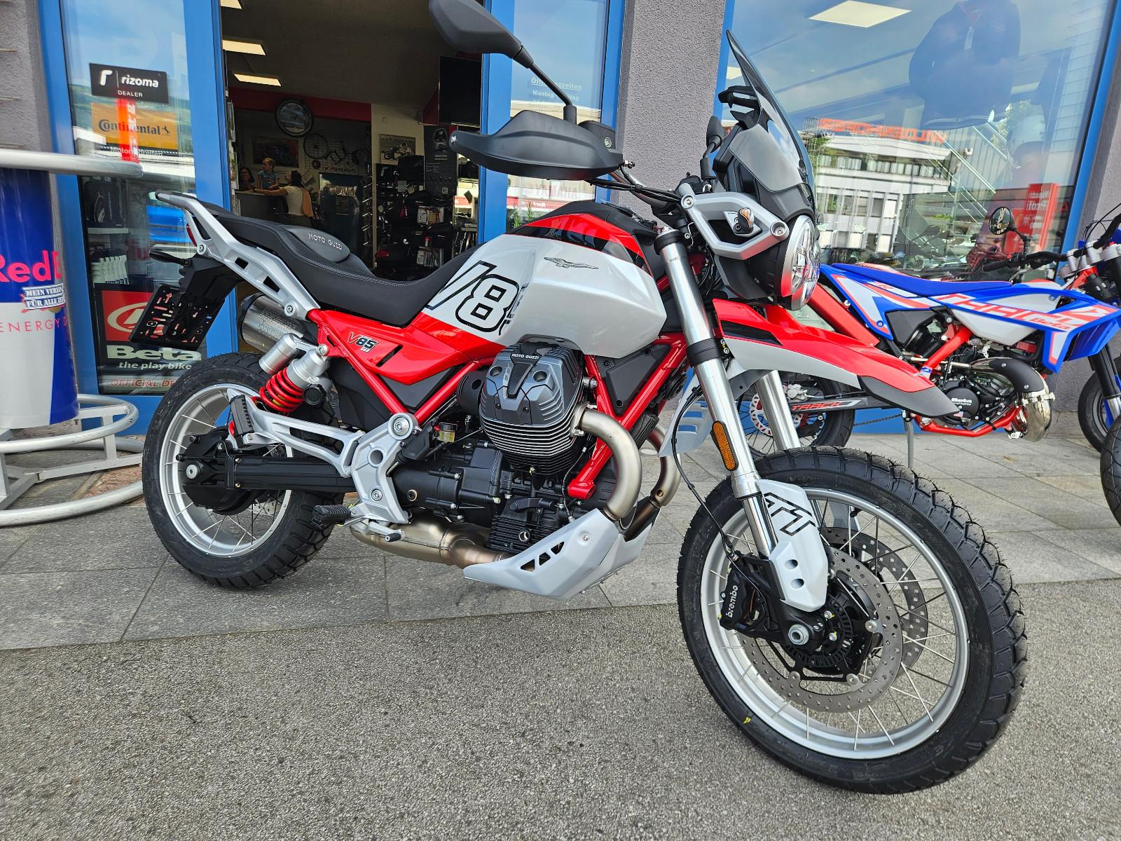 Moto Guzzi V85TT E5+ (2025)