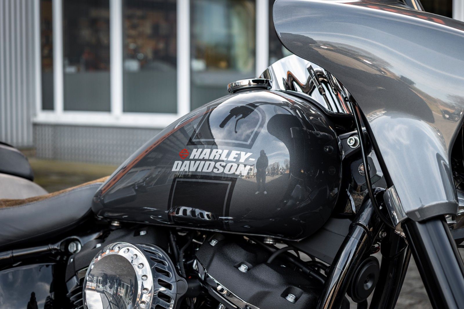 Fahrzeugabbildung Harley-Davidson FLSB SPORT GLIDE 107 - Dr. Jekill & Mr. Hyde -