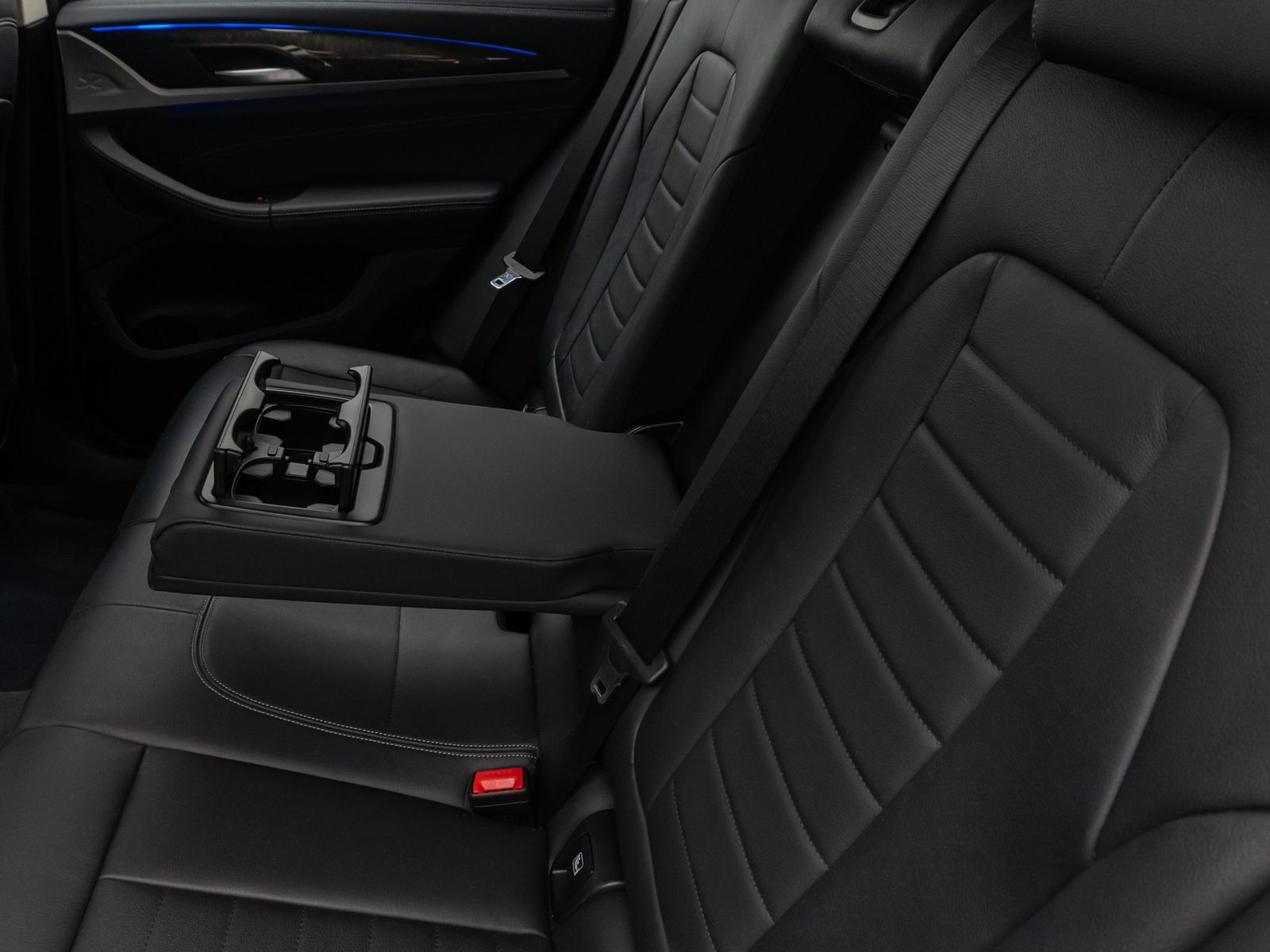 Fahrzeugabbildung BMW X3 xD30d Luxury Line DAB Kamera LED Alarm 19Zoll