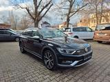 Volkswagen Passat  Alltrack,4x4,Leder,Standhzg,Panoram,Ahk - Volkswagen Passat: Kombi, Automatik
