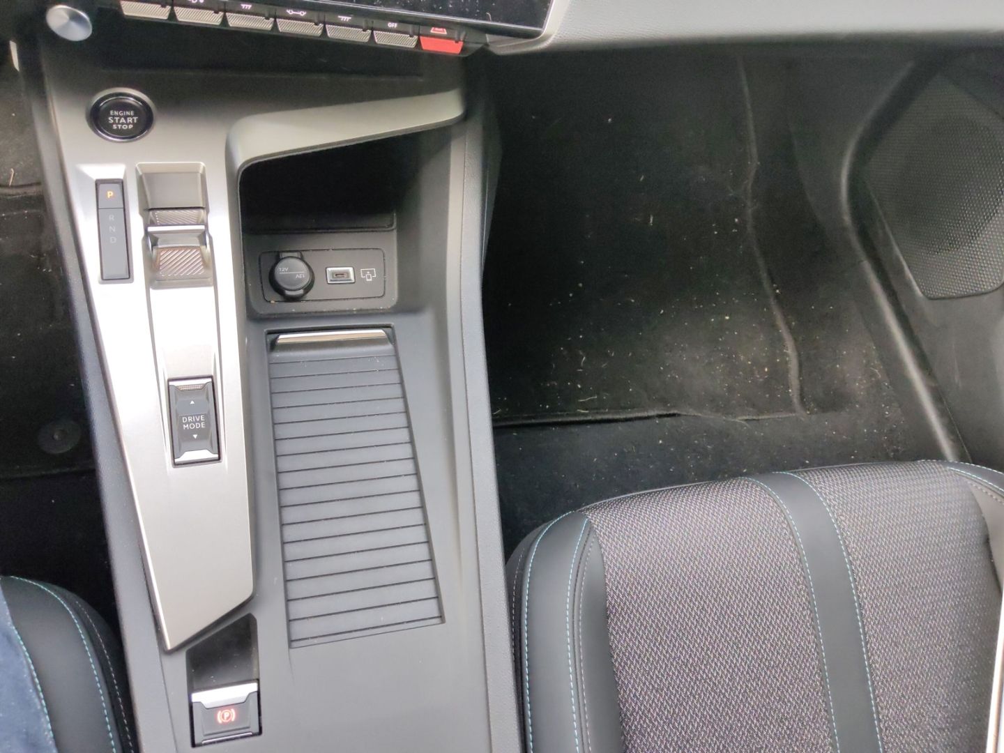 Peugeot 408 - Bild 21