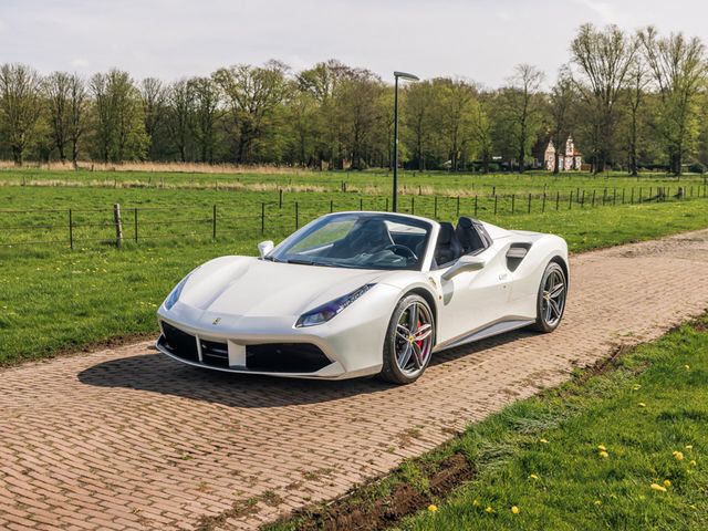 Ferrari 488 Spider 3.9 HELE, Carbon, Side Display, Lugga